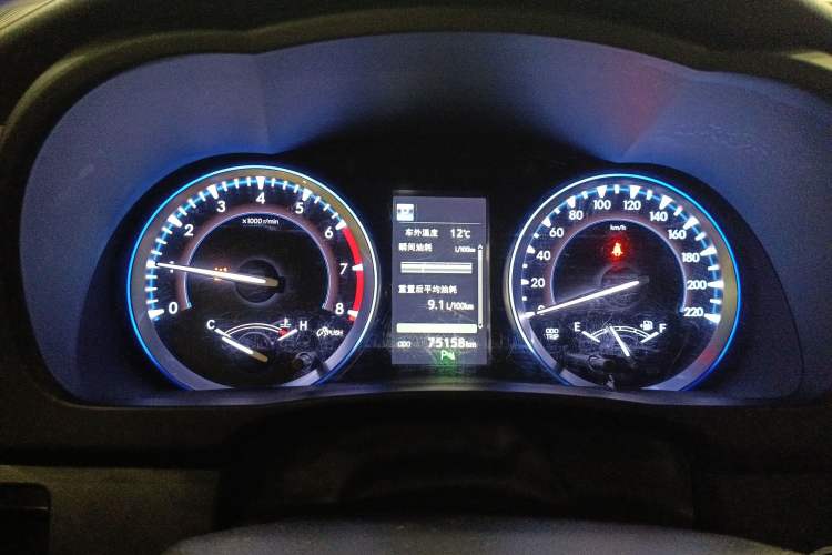 Used Toyota Highlander 2018 2.0T Four-Wheel Drive Luxury Version 7 Seats China VI Standard
