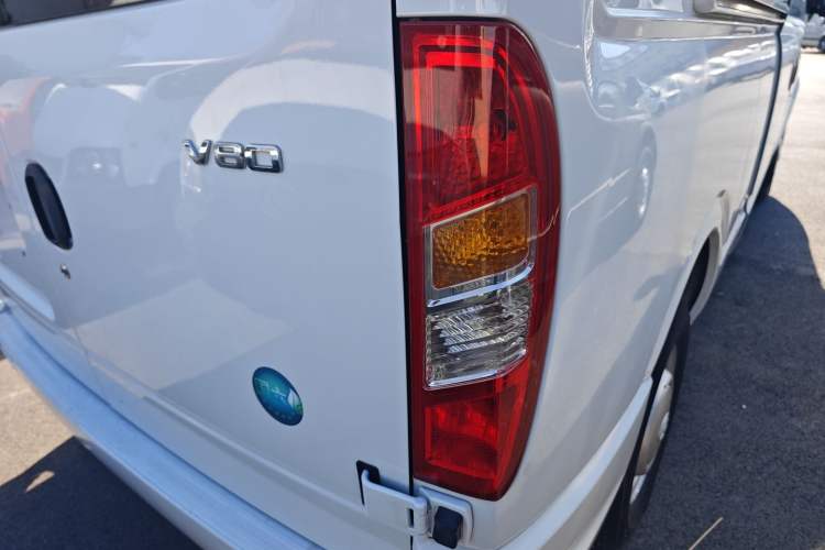 Used SAIC MAXUS Xintu V80 2023 2.0T Manual Classic Aoyuntong Long Wheelbase Mid-Height 6/7/8/9-Seater