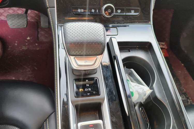 Used Roewe i6 MAX 2020 300TGI Automatic "Swell Cool Smart Drive" Edition