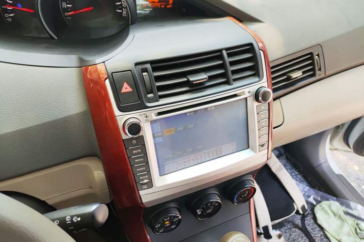 Used Toyota Verso 2012 180V CVT Supreme Edition
