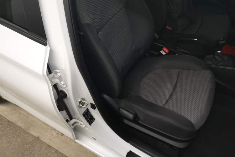 Used Hyundai Verna (older generation) 2020 1.4L Manual GL Refreshed Edition Right Front Seat