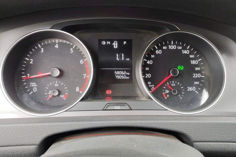 Used Volkswagen Golf 2016 1.6L Automatic Fashion Model