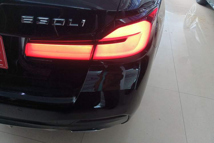 Used BMW 5 Series 2021 530Li Leading Model M Sport Package