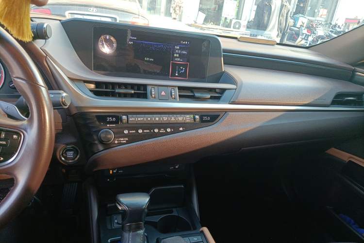 Used Lexus ES 2020 200 Excellence Edition
