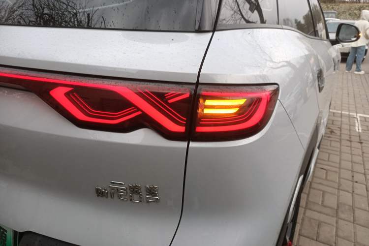 Used BYD Yuan UP 2024 401 km Active Version Right Rear Taillight