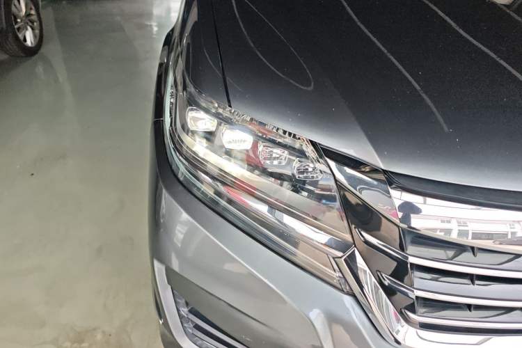 Used Honda Elysion 2016 2.4L Luxury Edition Right Front Headlight