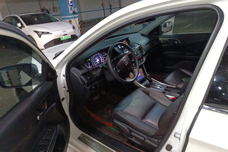 Used Honda Accord 2015 2.0L LX Comfort Edition
