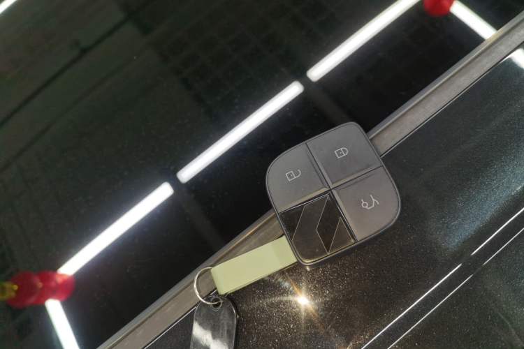 Used Lynk & Co 08 EM-P 2025 120km Long-Range Pro