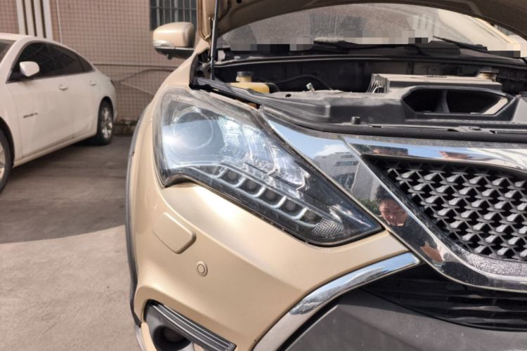 Used BYD Tang New Energy 2015 2.0T Four-Wheel-Drive Flagship Model