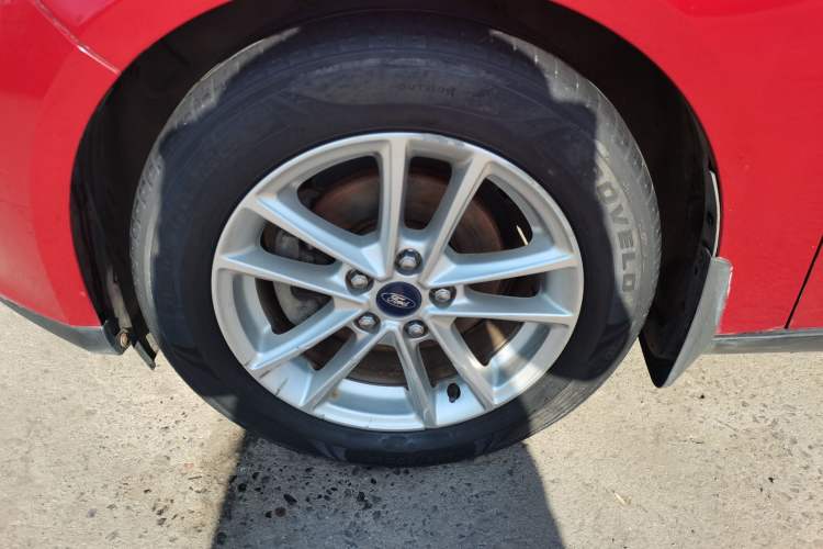 Used Ford Focus 2015 Hatchback 1.6L Automatic Fashion Edition
