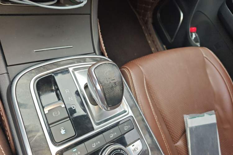 Used BYD Tang New Energy 2015 2.0T Four-Wheel-Drive Flagship Model
