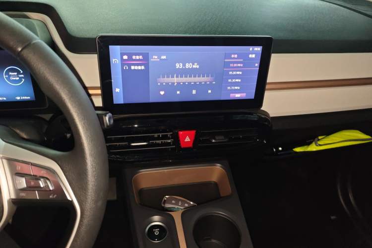 Used JAC Yiwei E10X 2024 Charming Edition 301km Lite