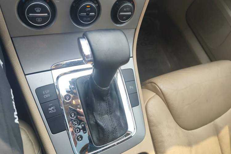 Used Volkswagen Magotan 2009 1.8 TSI DSG Comfort Edition Gear Lever