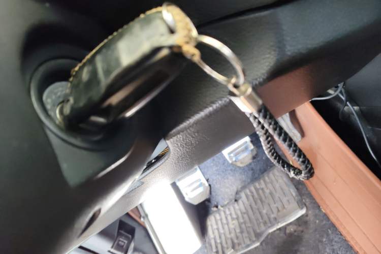 Used Land X8 2014 Explorer Edition 2.5T Diesel 4x4 Luxury Model Vehicle Key