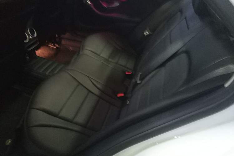 Used Mercedes-Benz C-Class 2021 C 200 L Fashion Edition Sport Version Left Rear Seat