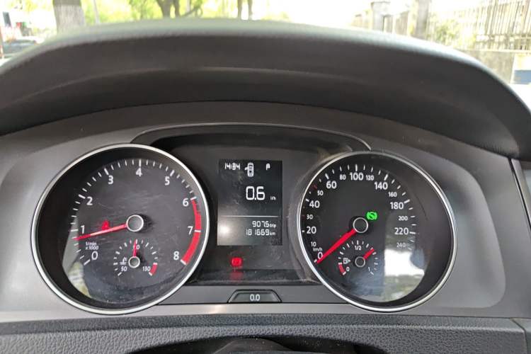 Used Volkswagen Golf 2015 1.6L Automatic Fashion Model