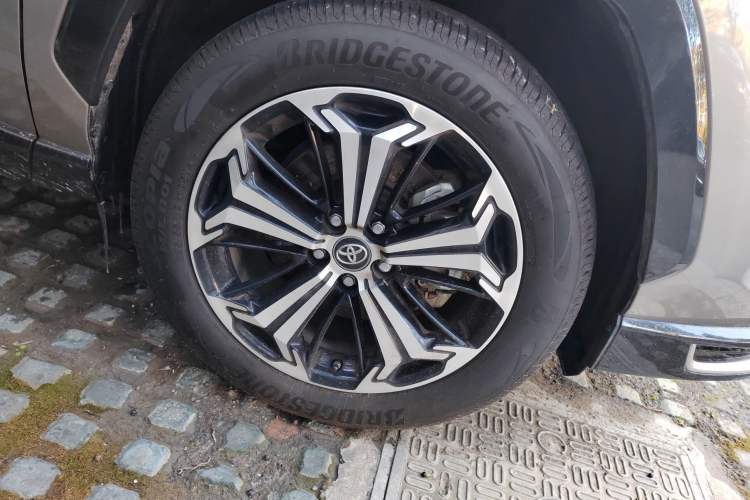 Used Toyota RAV4 Rongfang Plug-in Hybrid 2021 2.5L 4x4 Flagship Pro Right Front Wheel Hub