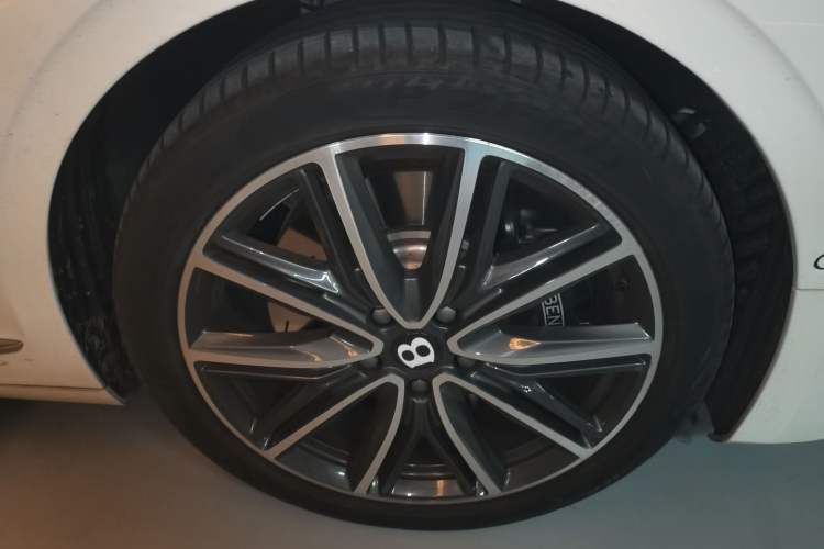 Used Bentley Flying Spur Plug-in Hybrid 2022 2.9T V6 Hybrid Right Front Wheel Hub