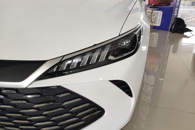 Used BYD Qin PLUS 2025 DM-i Smart Drive 55KM Leading Model
