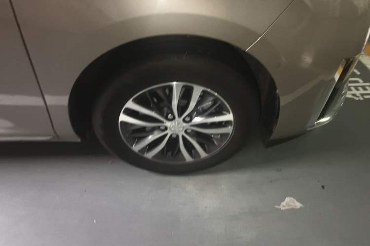 Used Buick GL8 2023 ES Lu Zun Deluxe Model
