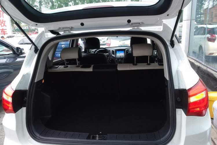 Used CHANGAN CS35 2017 1.6L Manual Luxury Model Trunk