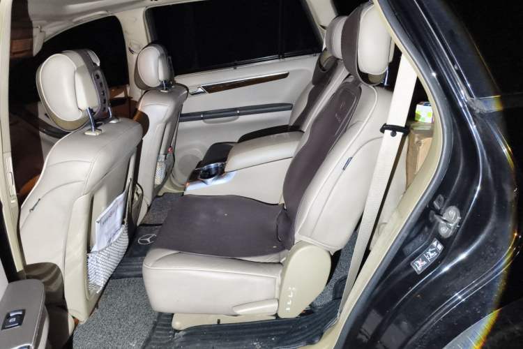 Used Mercedes-Benz R-Class 2010 R 350 L 4MATIC Left Rear Seat