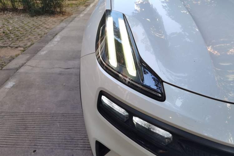 Used Lynk & Co 06 EM-P 2022 PHEV 84 km Range Pro Version