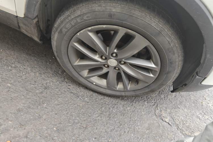 Used Buick Encore 2017 18T Automatic Two-Wheel Drive Urban Fashion Model Right Front Wheel Hub