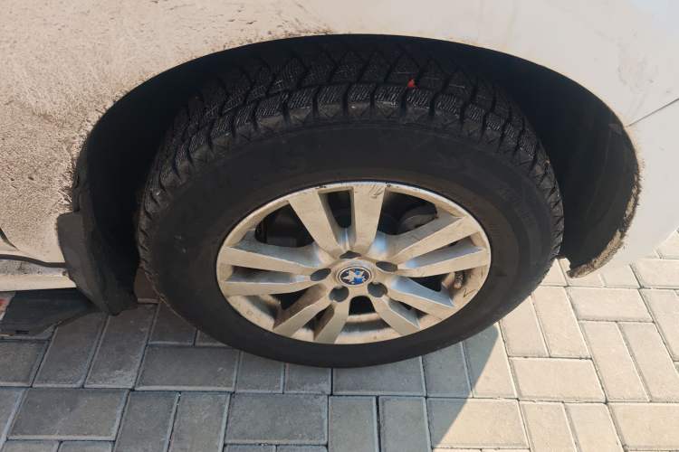 Used Venucia T70 2015 2.0L CVT Smart Edition
