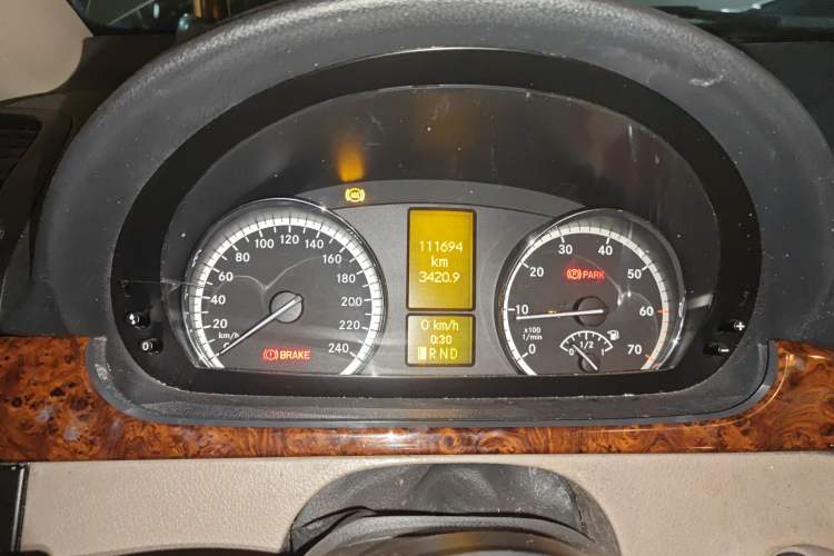 Used Mercedes-Benz Viano 2010 2.5L Prestige Edition