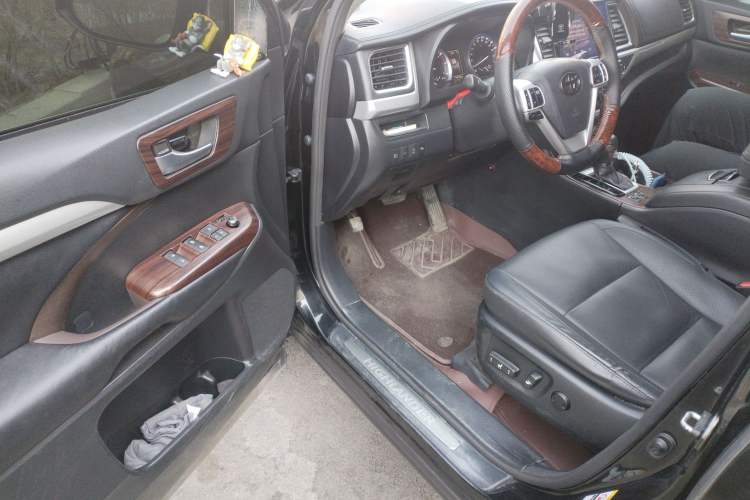 Used Toyota Highlander 2018 2.0T Four-Wheel Drive Prestige Version 7 Seats China VI Standard