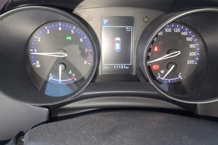 Used Toyota C-HR 2020 2.0L Leading Edition Odometer Close Up