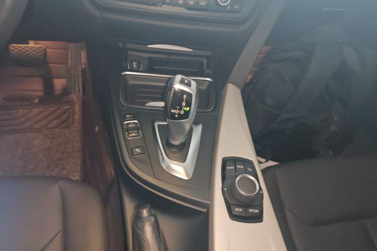 Used BMW 3 Series 2015 320Li Luxury Edition Fashion Model
