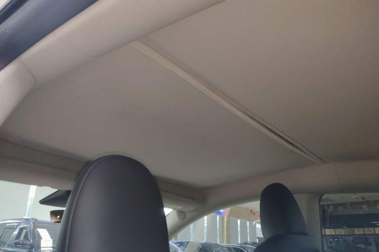 Used Tesla Model Y 2023 Rear-Wheel-Drive Version
