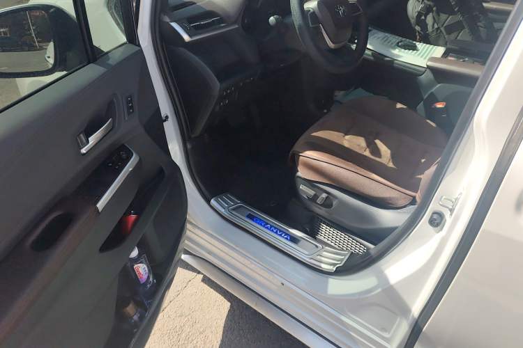 Used Toyota Granvia 2024 2.5L Hybrid Prestige PLUS Four-Wheel Drive Version Driver Seat