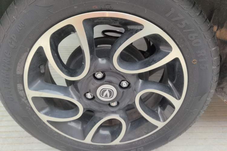 Used Changan Benni 2015 1.4L IMT Luxury Model China V Standard
