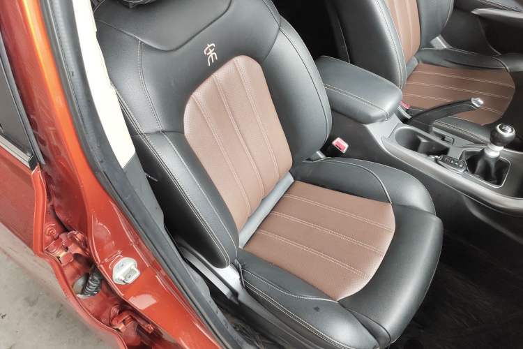 Used BYD Song 2016 GaiShi Edition 1.5TI Manual Elite Model Right Front Seat