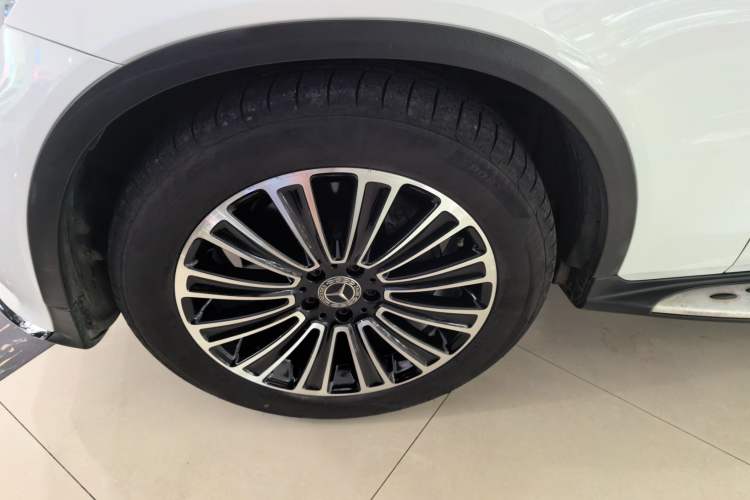 Used Mercedes-Benz GLC 2018 GLC 260 4MATIC Dynamic Edition Exterior 7