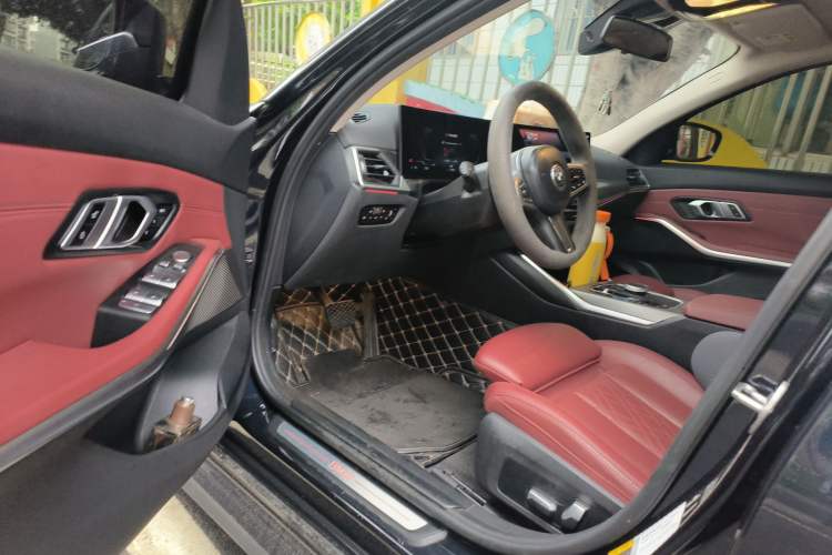 Used BMW i3 2022 eDrive 35 L
