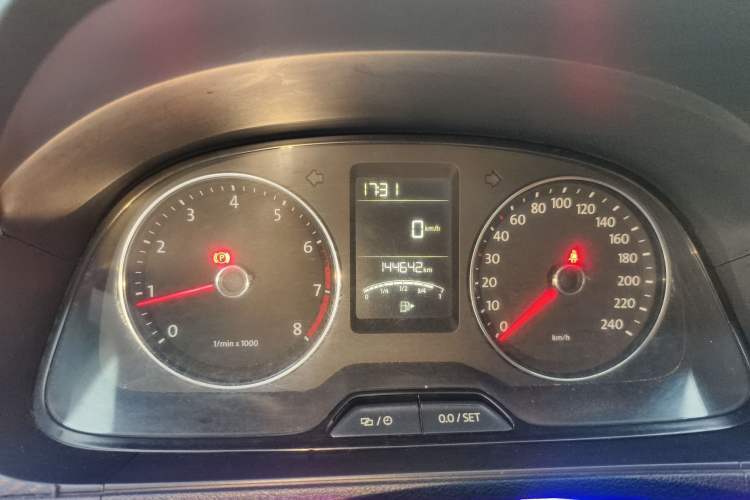 Used Volkswagen Lavida 2013 Restyled Classic 1.6L Manual Comfort Edition
