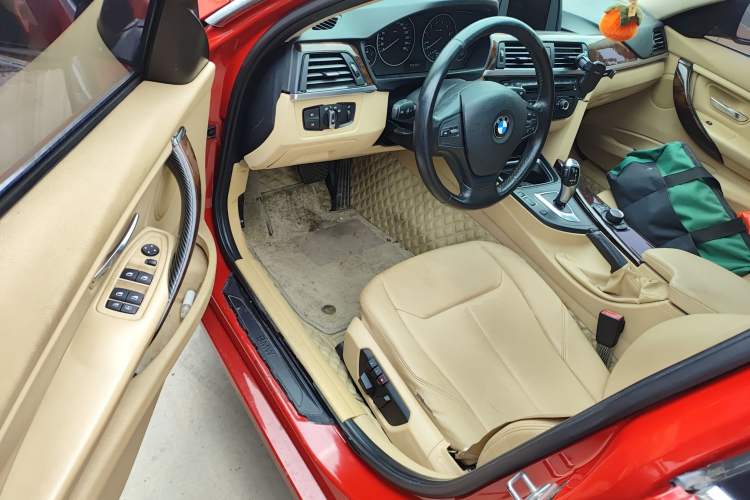 Used BMW 3 Series 2013 320Li Fashion Model
