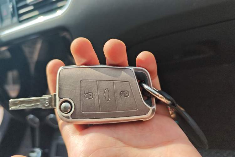 Used Skoda Octavia 2019 1.5L Automatic Smart Drive Luxury Edition China VI Standard
