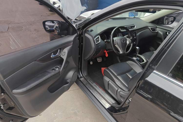 Used Nissan X-Trail 2015 2.0L CVT Comfort MAX Edition 2WD