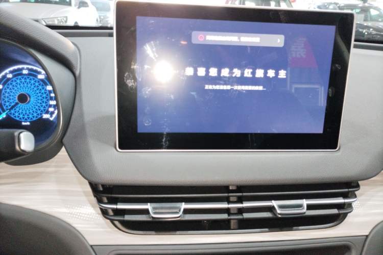 Used Hongqi E-QM5 2025 500km Range Commuter Version