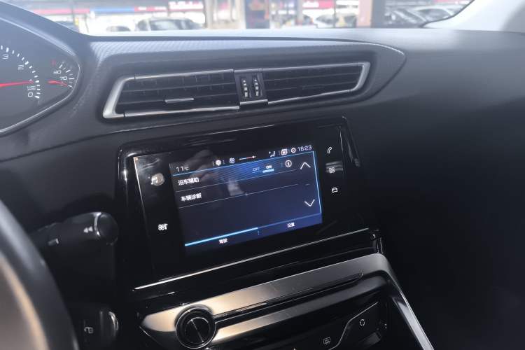 Used Peugeot 308 2016 1.6L Automatic Luxury Edition Audio And AC Panel