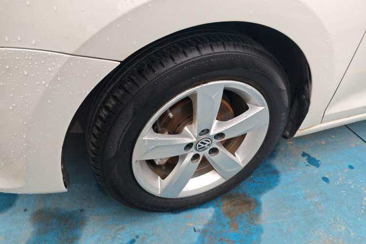 Used Volkswagen Santana 2015 1.6L Manual Comfort Edition Left Front Wheel Hub