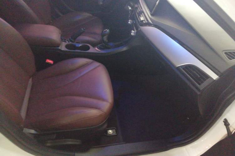 Used Soueast A5 Wing Dance 2019 1.5L Manual Luxury Version China V Standard