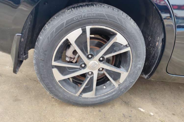 Used Zotye Z360 2017 1.5L Manual Luxury Model
