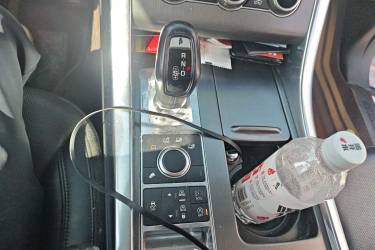 Used Land Rover Range Sport 2016 3.0 SC V6 SE Gear Lever