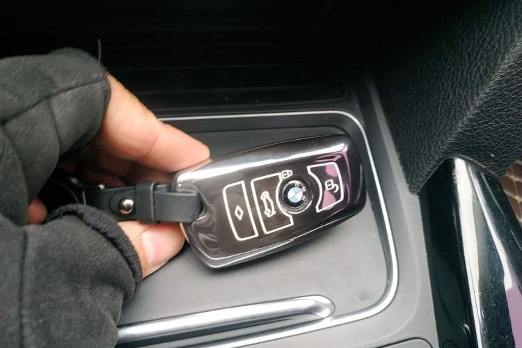 Used BMW 3 Series 2016 316i Fashion Model
